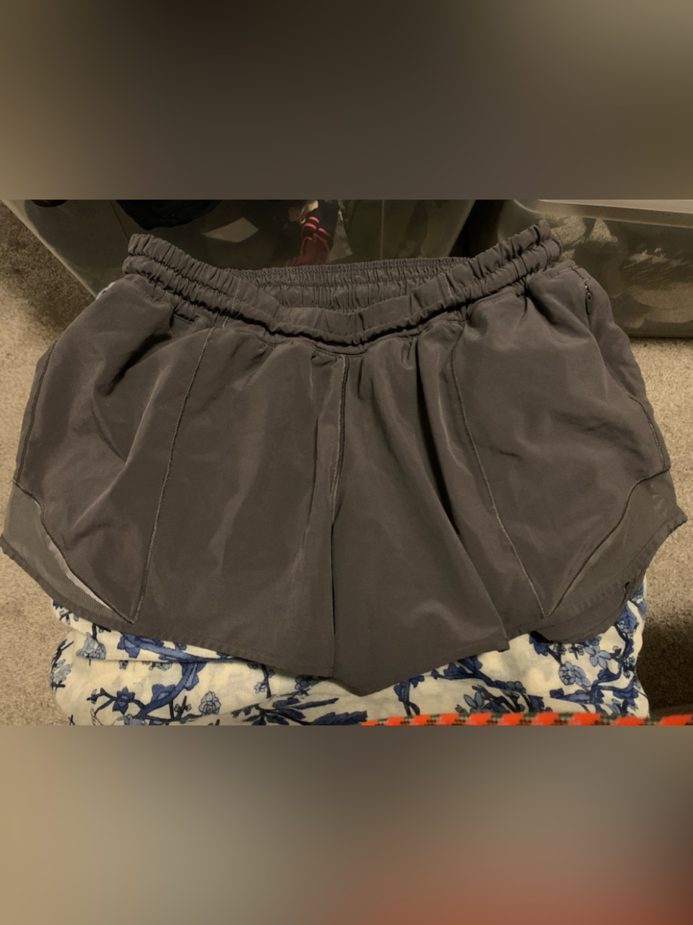 Lululemon Women's Elastic Waist Athletic Shorts in Charcoal